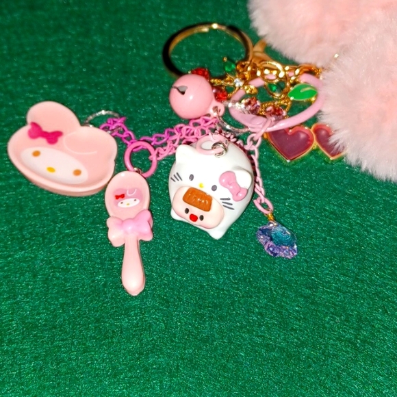 MY MELODY Book, Wristlet/Makeup sachel, and Keychain - Picture 12 of 12